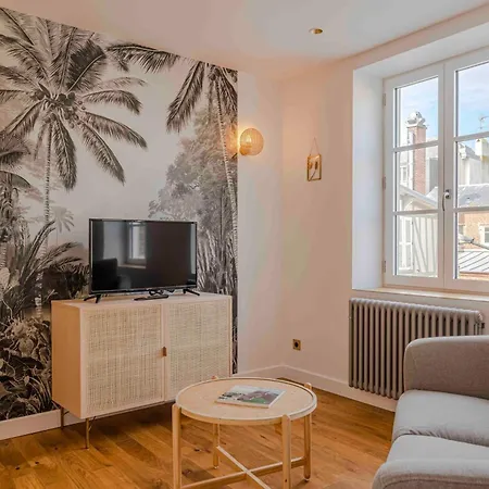 Neptune Apartment